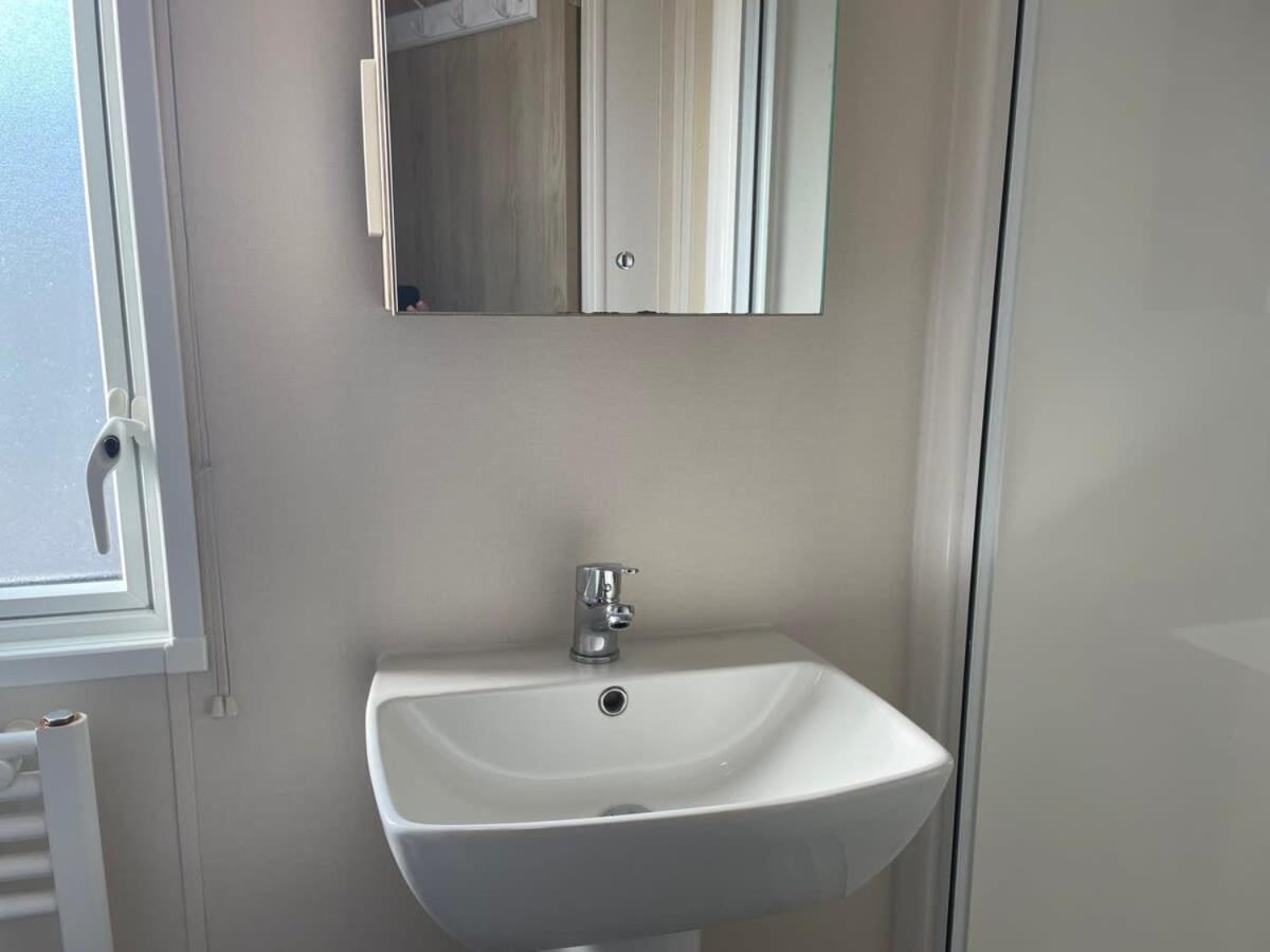 74 Bayside Cove Pevensey Bay Holiday Park ภายนอก รูปภาพ