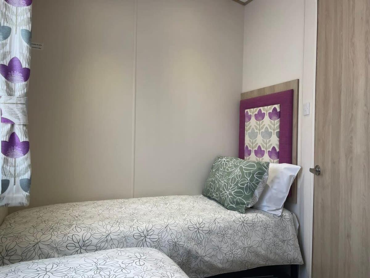 74 Bayside Cove Pevensey Bay Holiday Park ภายนอก รูปภาพ
